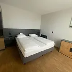 Отель Mk 4*