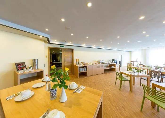 米克雷姆沙伊德酒店 4* 雷姆沙伊德