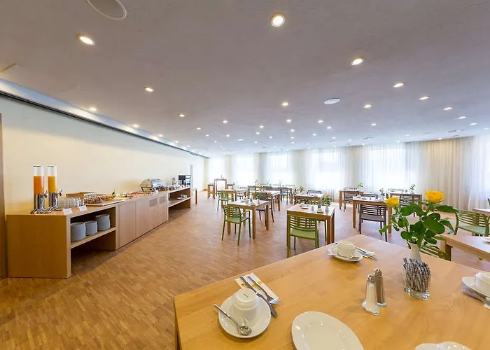 米克雷姆沙伊德酒店 酒店