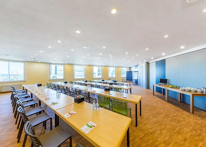 米克雷姆沙伊德酒店 酒店